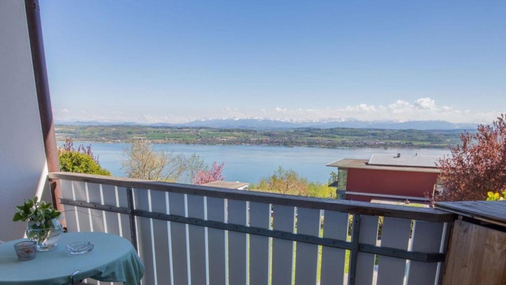 Le Mont-Vully - Hotel Restaurant Haut-Vully Екстериор снимка